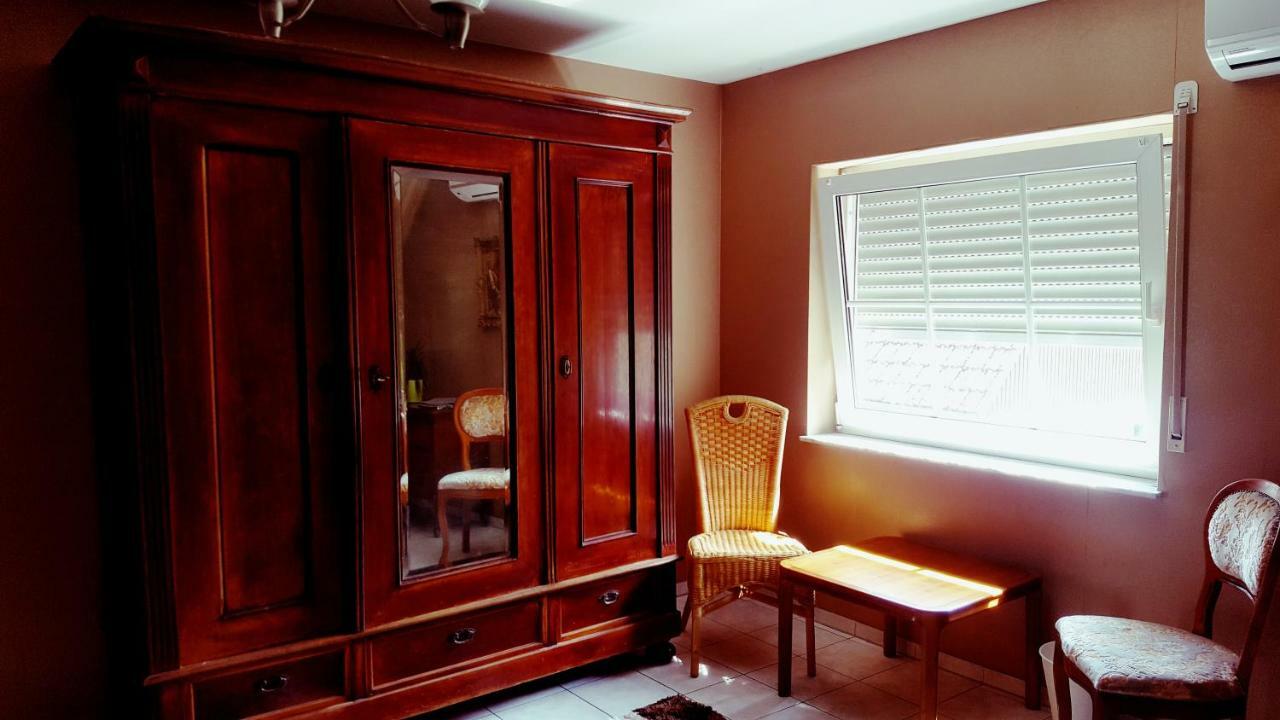 White House 'Privatzimmer' Mannheim Exterior photo